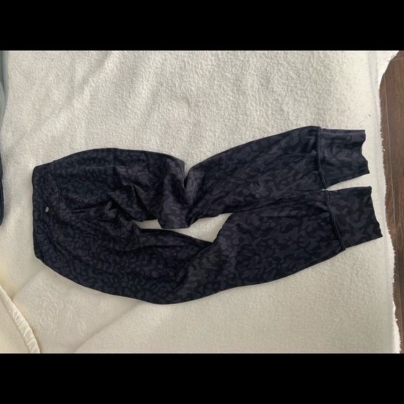 Lululemon joggers - Picture 2 of 4